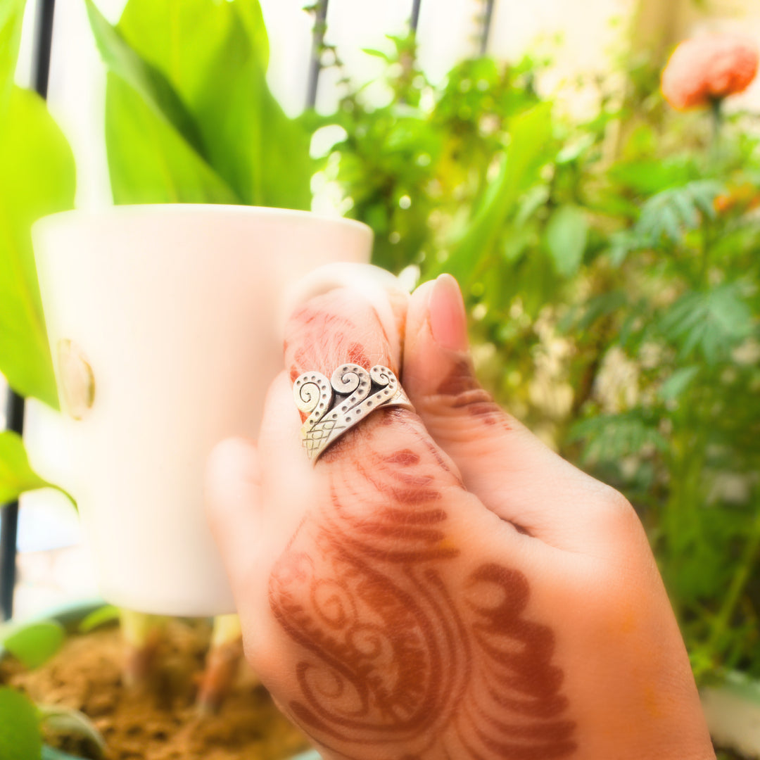 Textured  Spiral Ring With Three Waves Pattern