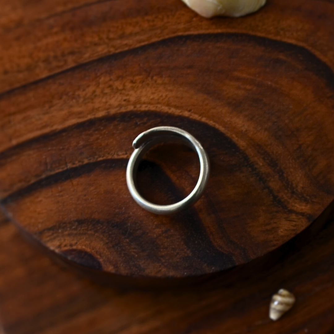 Fish and Floral Engraved Single Spiral Ring