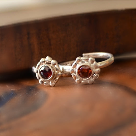 Everyday Red Stone Flower Silver Toe Ring