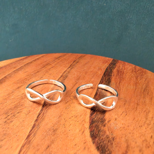 Everyday Infinity Twisted Silver Toe Ring